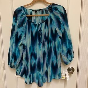 Beautiful Colorful NWT Blouse Size L